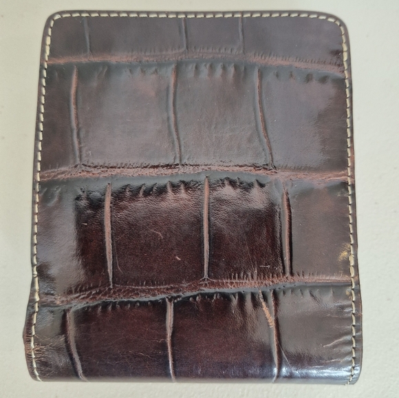 Brighton Women's Vintage Brown Leather Croc Embossed Tri-Fold Organizer Wallet - Picture 2 of 14